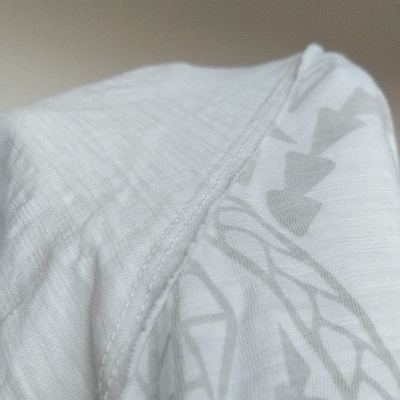 2/$15 Exposed Back Crop Tee by Maori Hook - Picture 4 of 6